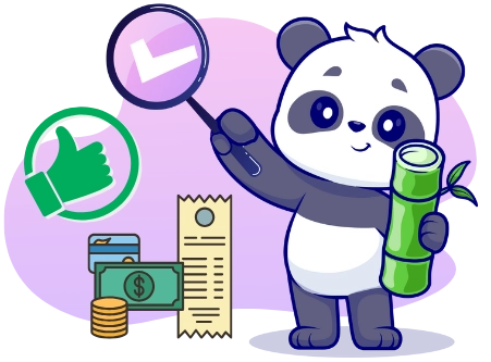 Ein Cartoon-Panda hält einen Bambusstock und betrachtet durch eine Lupe ein Häkchen, mit einem grünen Daumen-hoch-Symbol, einer Quittung, einer Kreditkarte und Münzen im Hintergrund, was auf finanzielle Verifizierung oder Genehmigung hinweist.