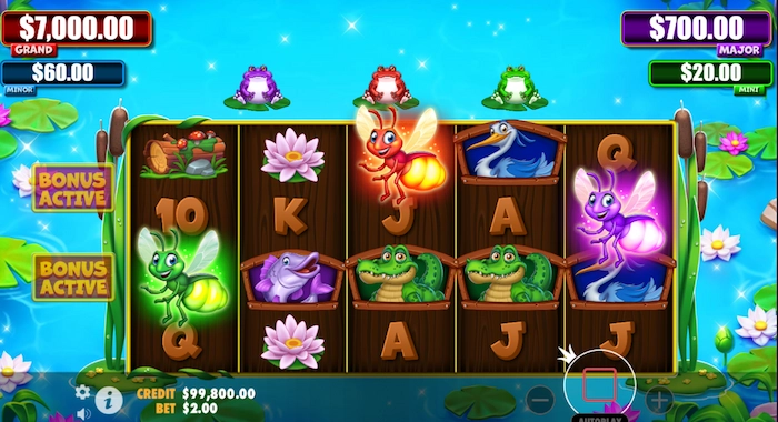 Ein Screenshot des Slotspiels Frog Fortunes von Playtech, das ein 5x5-Raster mit verschiedenen Symbolen, darunter Frösche, Glühwürmchen und Spielkartenwerte, mit zwei aktiven Bonusreihen und einem aktuellen Kontostand von 99.800,00 $ zeigt.